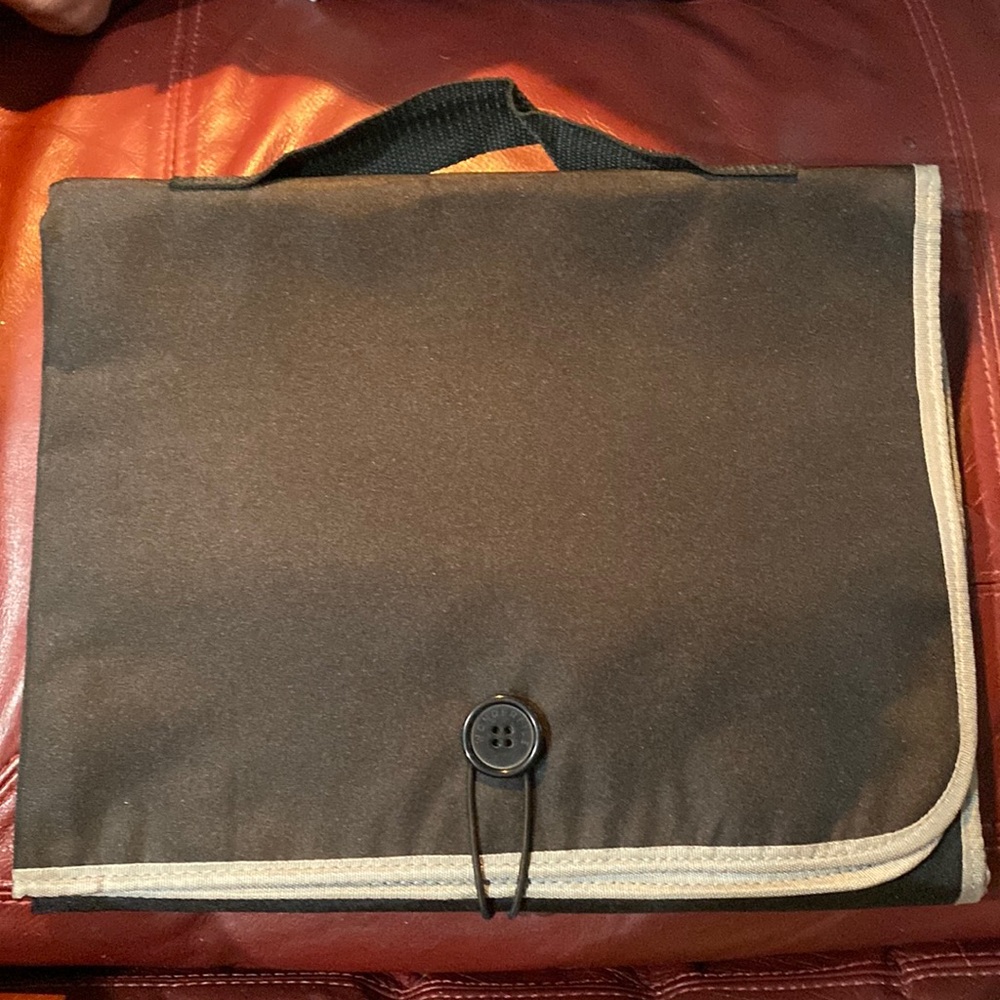 Wonderfile travel desk, portable workstation and organizer